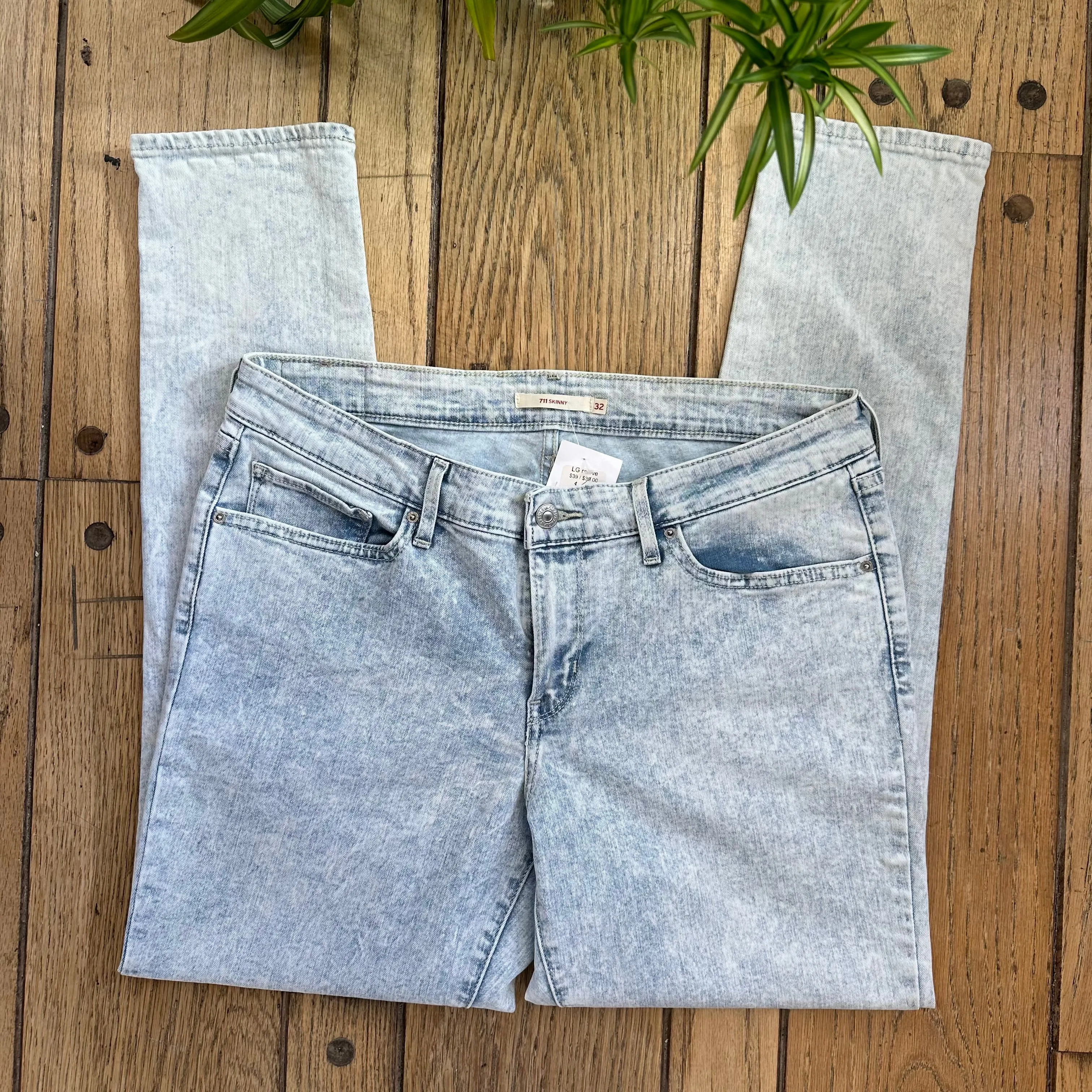 Light-wash Skinny Jeans